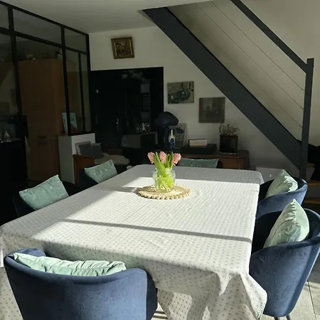 Maison Avec Piscine Habitación en casa particular La Chapelle-Saint-Aubin