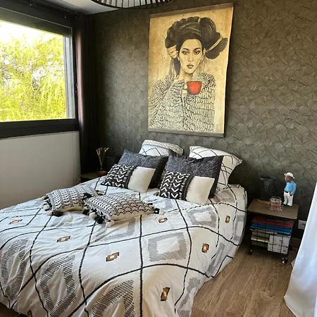 Habitación en casa particular Maison Avec Piscine La Chapelle-Saint-Aubin